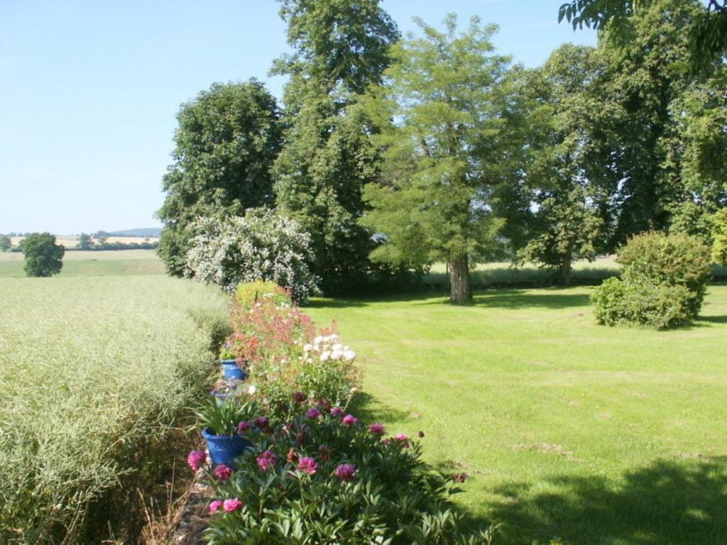 Chambres D'Hotes - Domaine Des Perrieres Crux-la-Ville Exterior photo